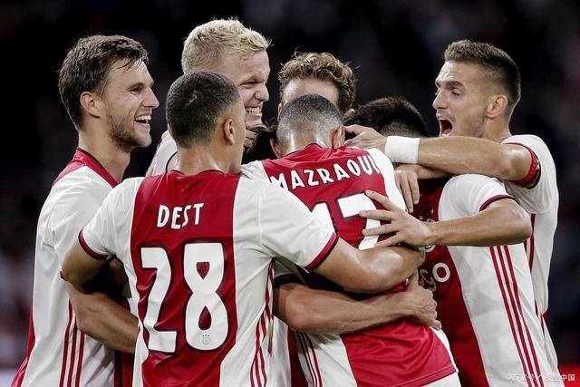 希勒评英超第17轮最佳阵：萨拉赫领衔利物浦4将