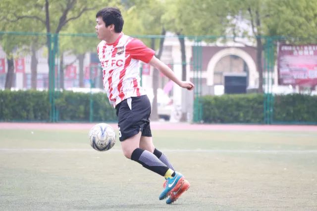 40岁詹姆斯23分阿伦27+14 骑士力克湖人8连胜